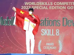 包含关键比赛中，曙光先锋血洗全场，评论席掌声连连的词条