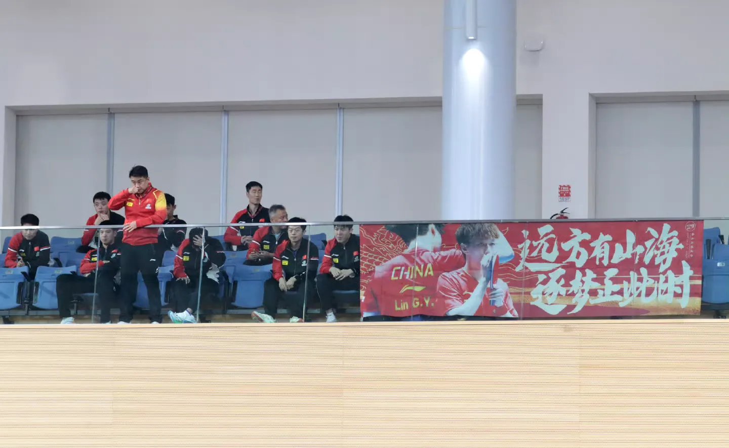 熊猫体育官网-队员们在比赛中战胜对手取得胜利