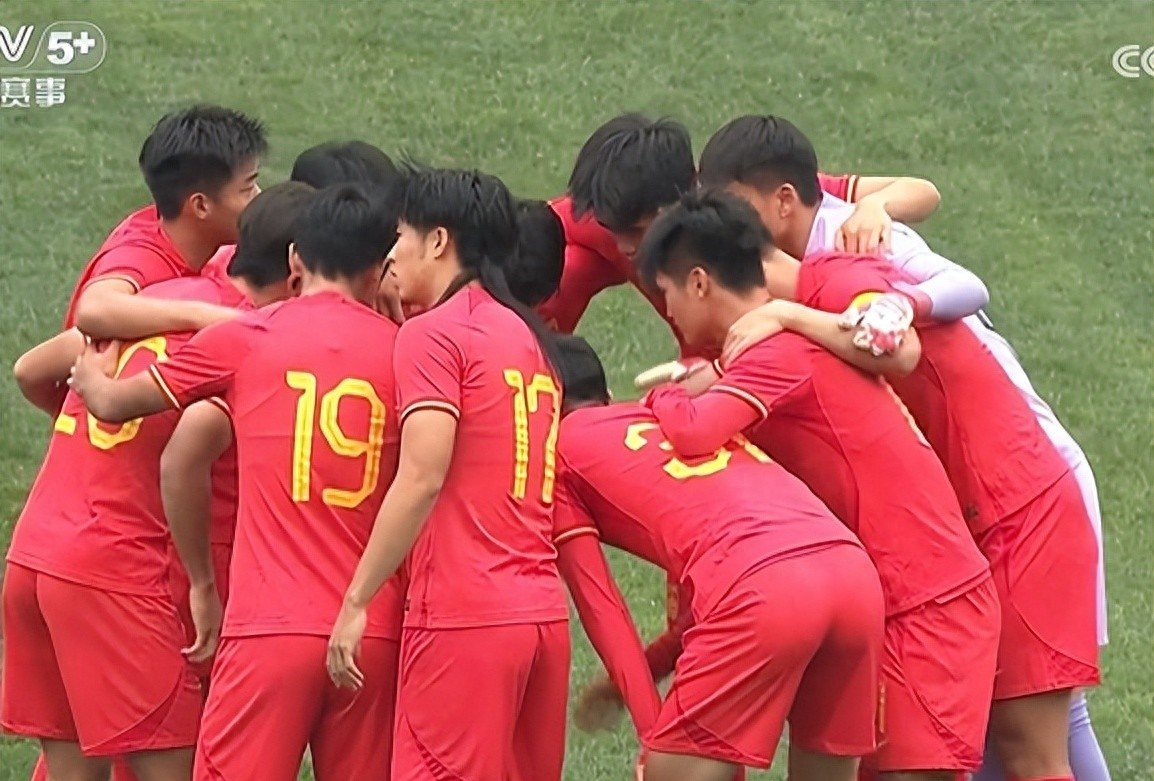 争夺胜利，国内足球比赛场面火爆的简单介绍